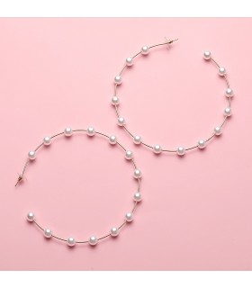 Boucles d'oreilles rondes à perles  blanches 10cm (1 paire)