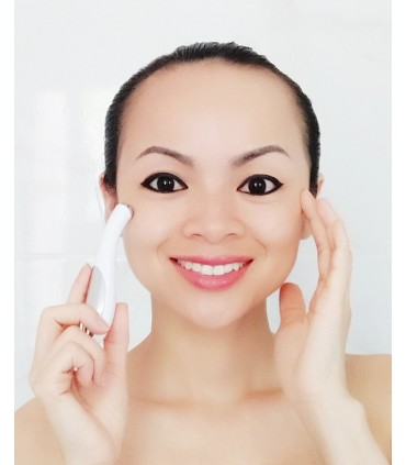 Stylo de massage contours des yeux anti-cernes anti-rides